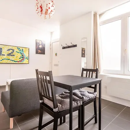 La Salamandre, 2 People, Ground Floor, Free Wi-fi * 홍크